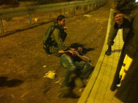 ISRAeli bus driver stabbed by arab october 10 2012