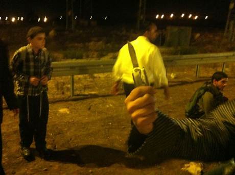 ISRAeli bus driver stabbed by arab october 10 2012