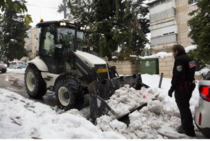 The Aftermath of 2013's Jerusalem Snow Storm 2013 snow storm