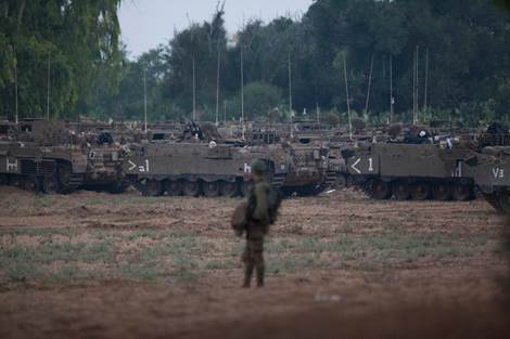 Tankkeja keskitetn Gazan rajalle
