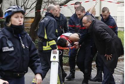 charlie hebdo shooters take hostages