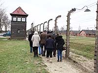 professor who took students to auschwitz resigns