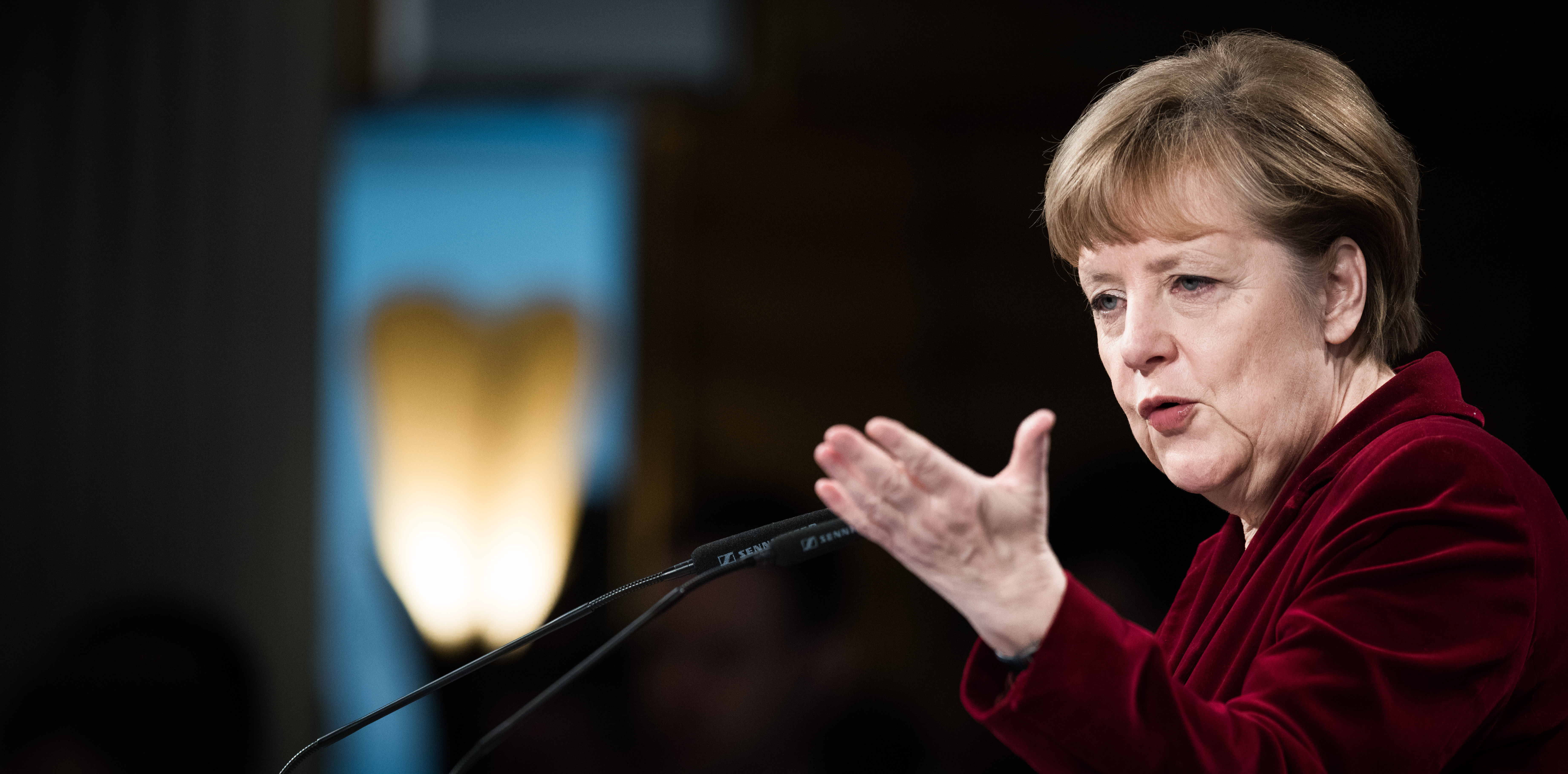 merkel calls on public to fight anti-semitism